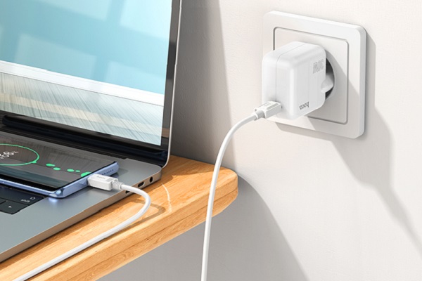 Củ sạc bị nóng